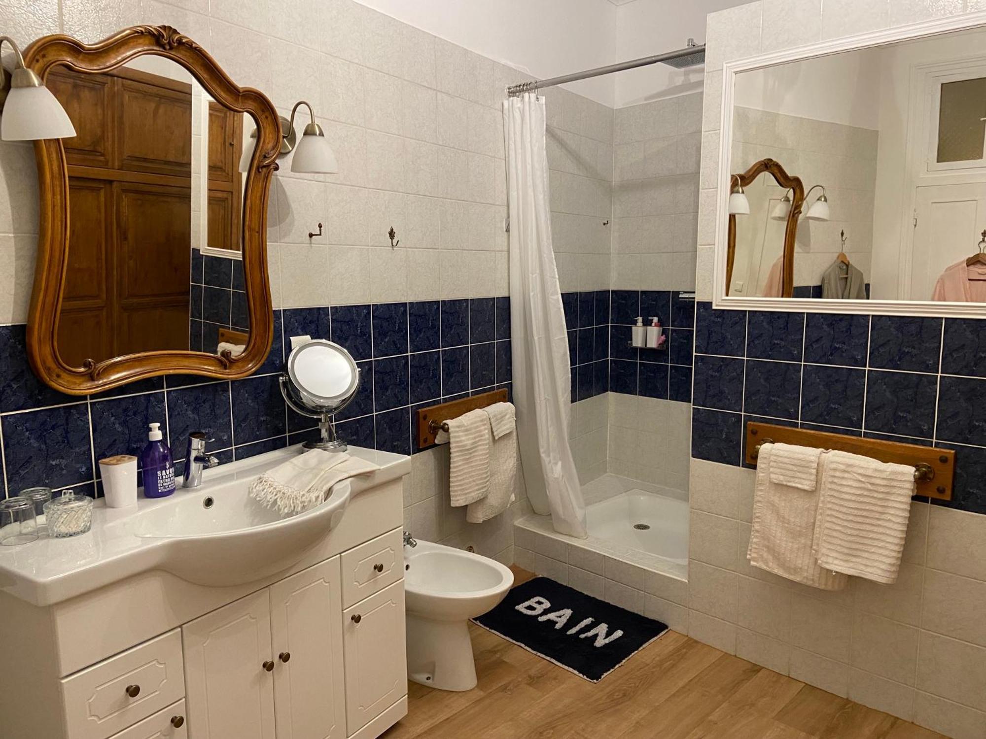 Maison 1823 - Suites De Charme A Garons Экстерьер фото