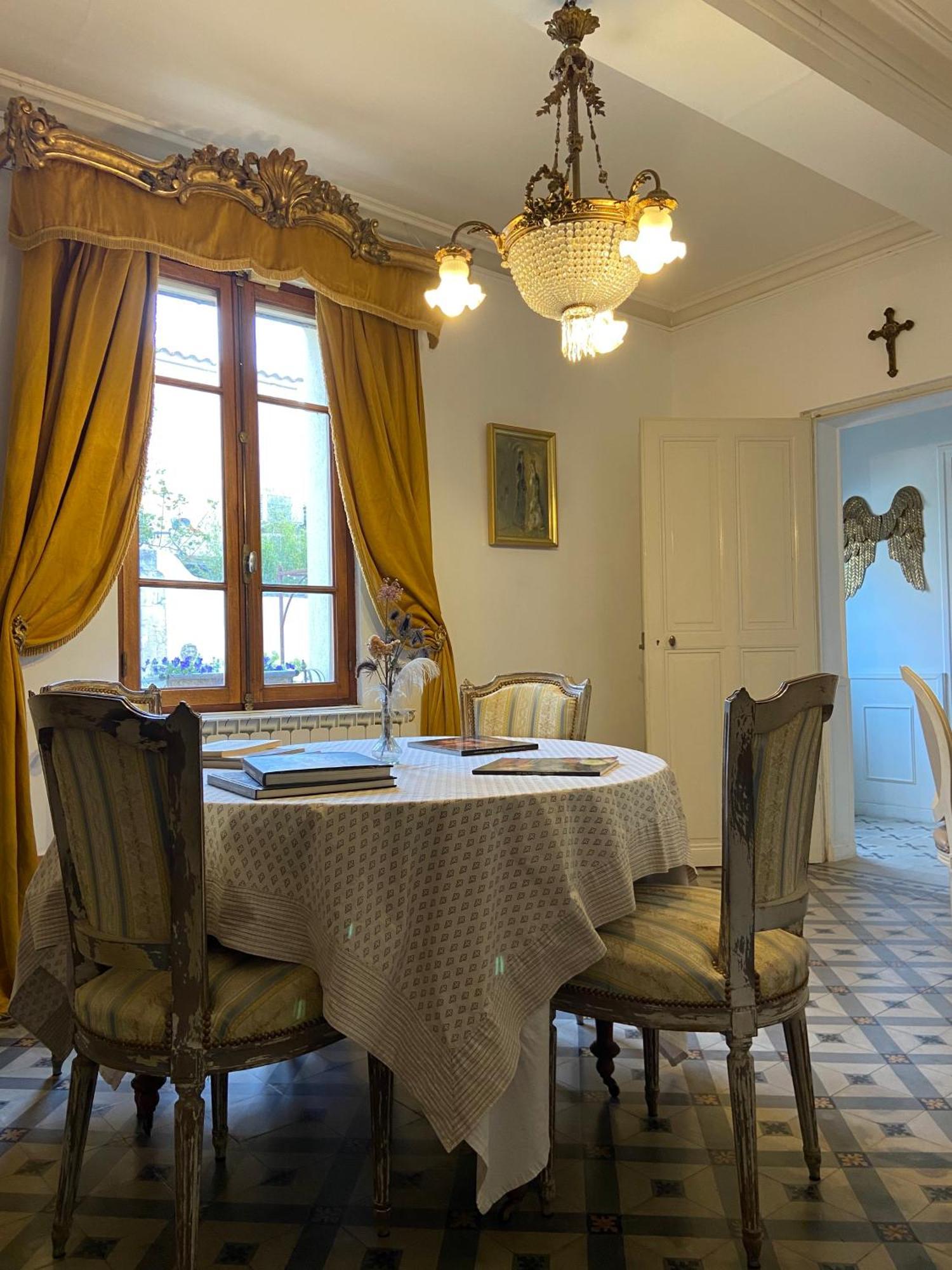 Maison 1823 - Suites De Charme A Garons Экстерьер фото